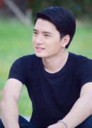 Крист Перават Сангпотират (Krist Perawat Sangpotirat: คริส พีรวัส แสงโพธิรัตน์)