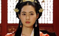 Queen Seon Duk