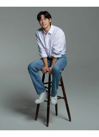 Актер Юн Джи Он 05.04.22