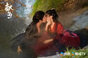 Подношение соленой рыбы мастеру