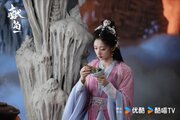 Подношение соленой рыбы мастеру